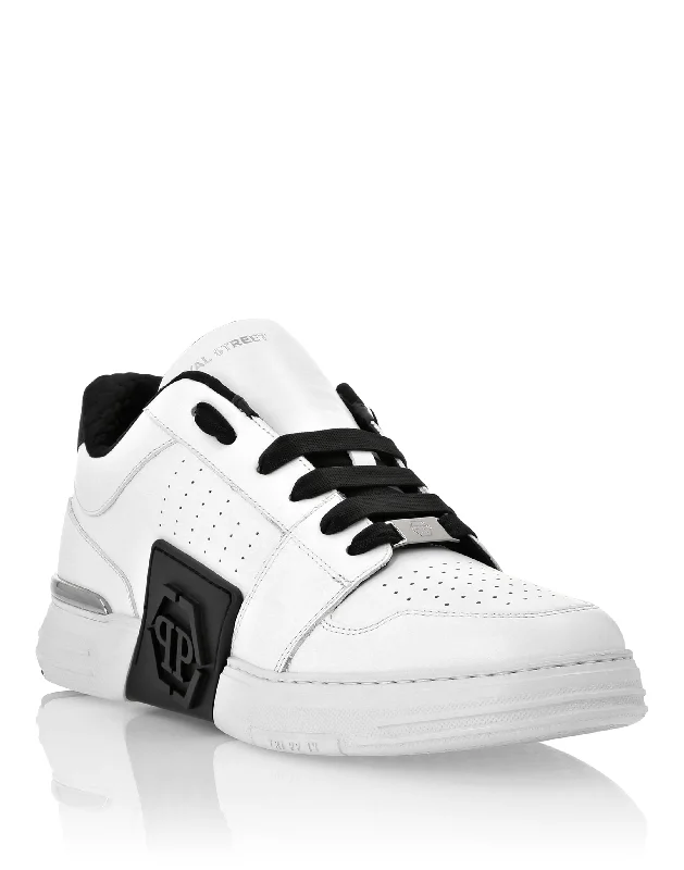 LO-TOP SNEAKERS ROYAL $TREET Geometric - Pattern Shoe Design  